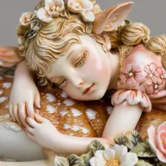 Delikatne uroki: porcelanowe sarenki i dziewczynki - sztuka