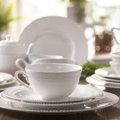 Zastawy porcelanowe: Jak wybrać idealne zestawy na różne okazje?
