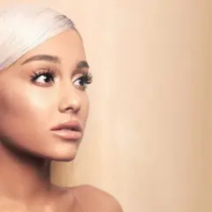 Ariana Grande ile ona ma lat? Zaskakujące fakty o jej wieku i karierze