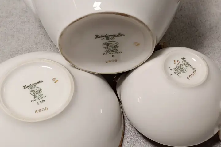 Porcelana Hutschenreuther - rozpoznawanie wyjątkowych sygnatur