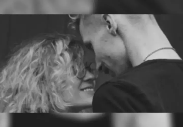 Małgorzata Dacko i Igor Herbut w intymnym uścisku.