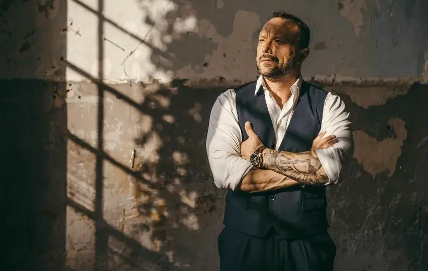 Mirosław Niewiadomski tenor ile ma lat - zaskakujące fakty o artyście