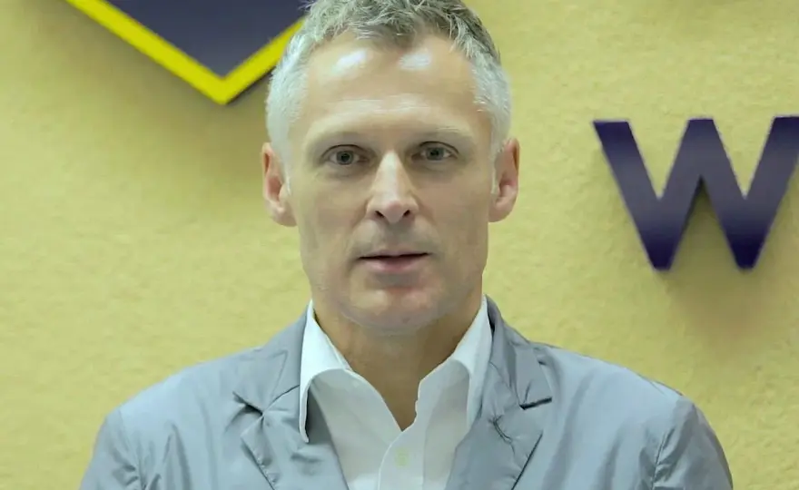 Ile lat ma Robert Kozyra? Zaskakujące fakty o jego wieku i karierze