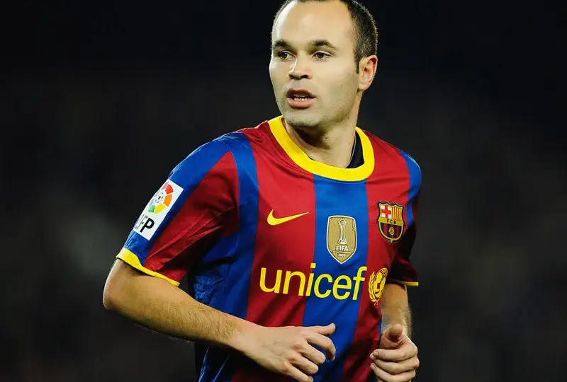 Iniesta ile ma lat? Poznaj wiek legendy piłki nożnej!