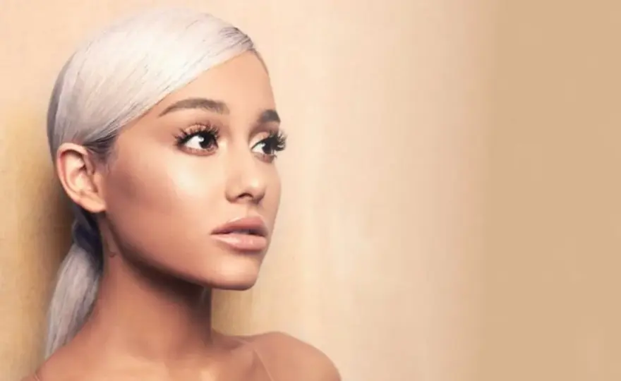 Ariana Grande ile ona ma lat? Zaskakujące fakty o jej wieku i karierze