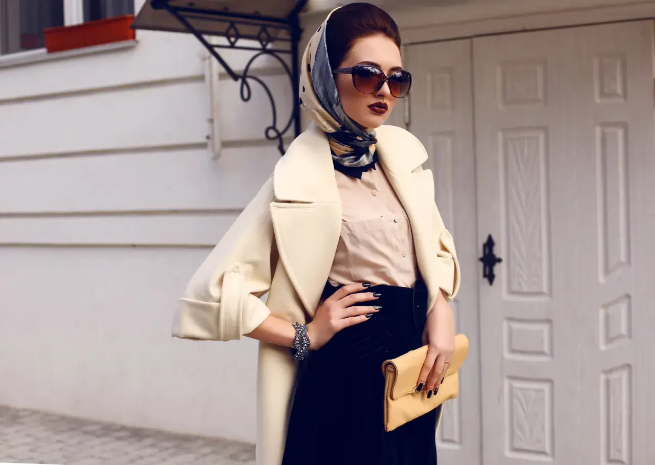 Zdjęcie Jak modnie zawiązać apaszkę: 7 stylowych sposobów + porady
