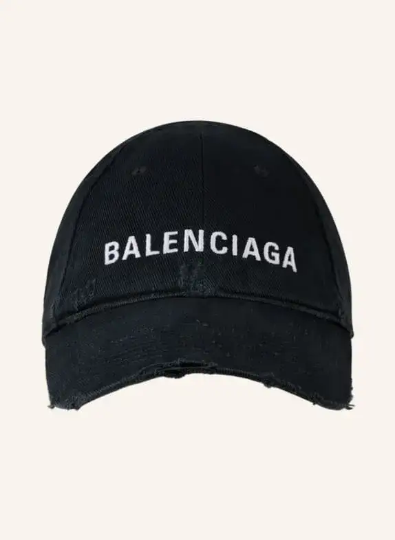 Zdjęcie Ile kosztuje czapka Balenciaga? Ceny i modele - poradnik