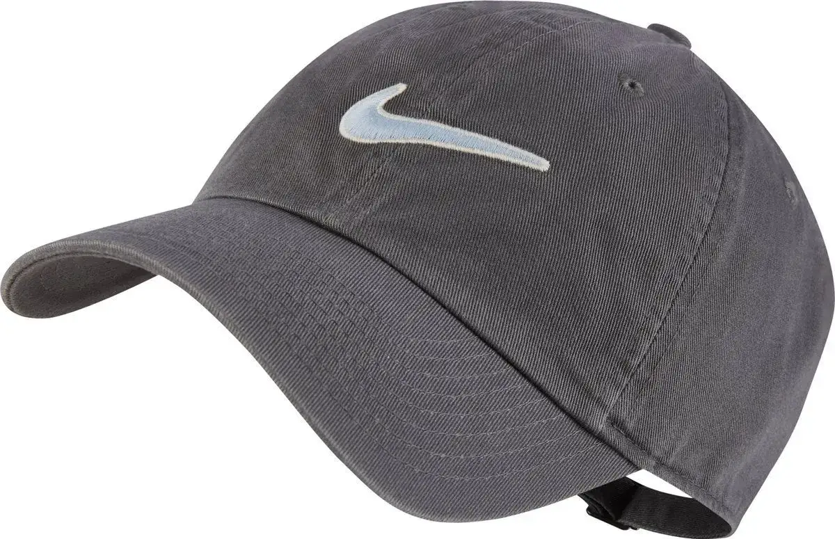Zdjęcie Ile kosztuje czapka z Nike? Ceny różnych modeli i gdzie kupić taniej